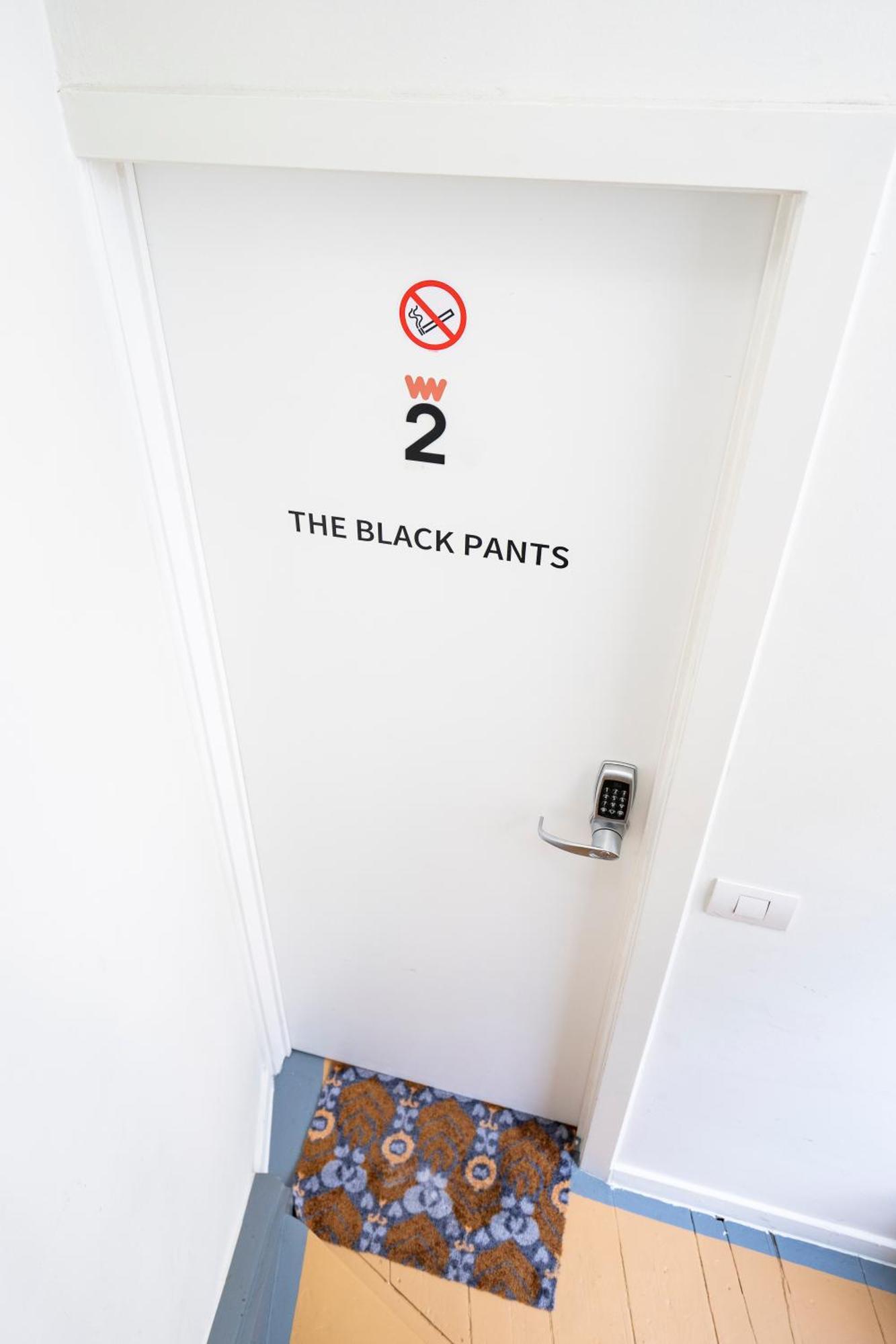 Shway - The Black Pants 안트베르펜 외부 사진